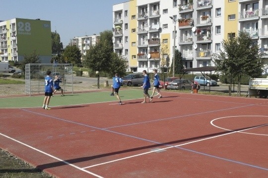 Bytom : Remont boiska i renowacja cmentarza na podium - Modernizacja Roku 2014