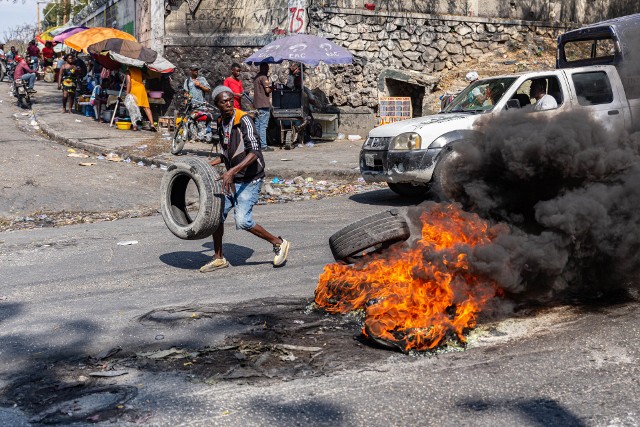 Na ulicach Port-au-Prince zapanował chaos