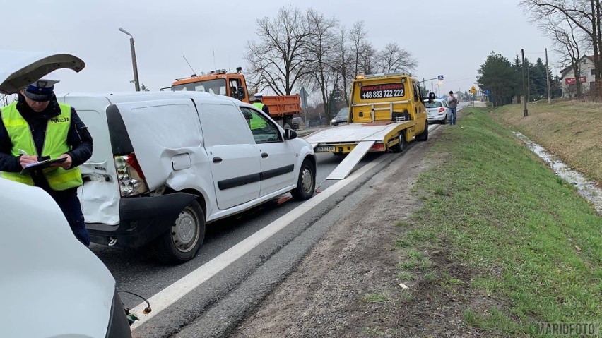 Wypadek w Lędzinach. Trzy samochody zderzyły się na drodze krajowej 46