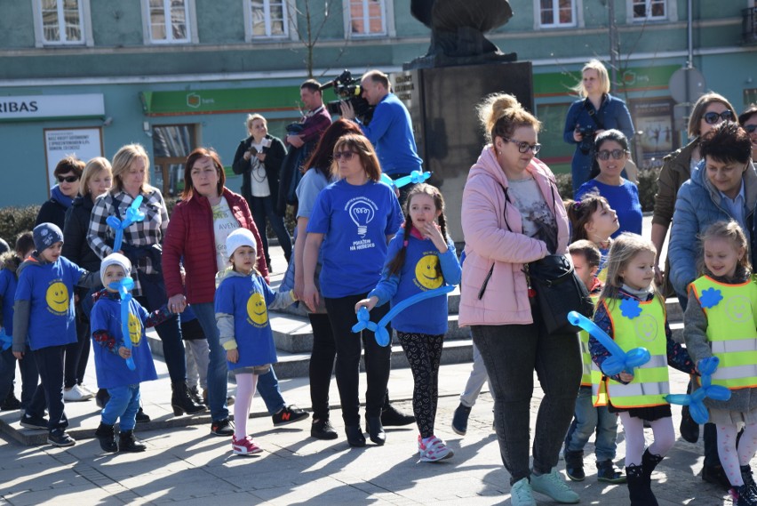 „Przystanek autyzm” to happening w Dzień Autyzmu na placu...