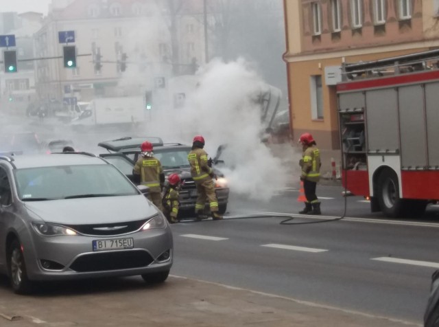 Pożar samochodu osobowego na ul. Sienkiewicza w Białymstoku