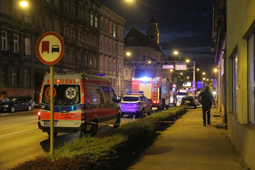 Wrocław: Groził, że podpali siebie i kamienicę. Ewakuacja mieszkańców przy Traugutta (FILM, ZDJĘCIA)