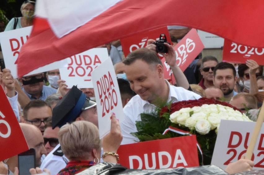 Prezydent Andrzej Duda w Kielcach. Spotkanie z mieszkańcami na placu Artystów [ZAPIS TRANSMISJI]