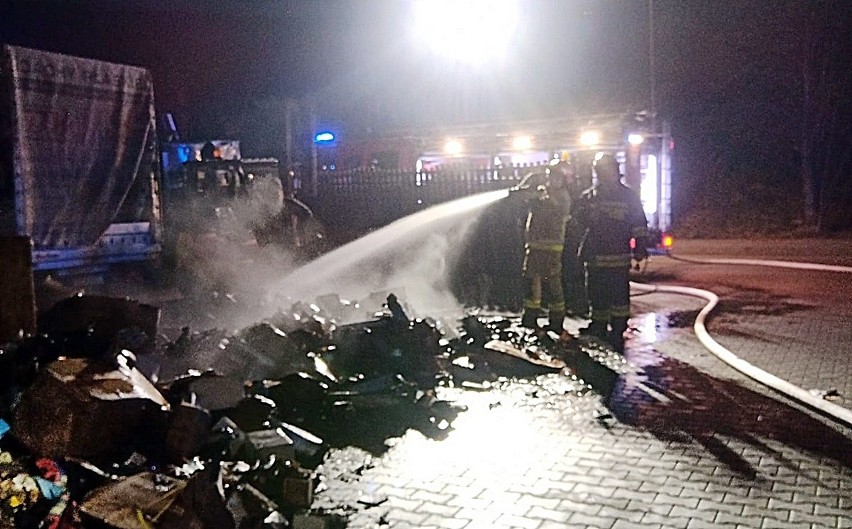 Pożar hali magazynowej w Zabrzu udało się zdusić przed...