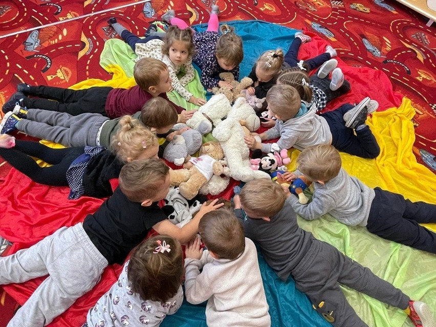 Dzieci z przedszkola numer 4 w Staszowie uwielbiają zabawę