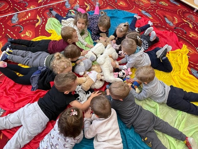 Dzieci z przedszkola numer 4 w Staszowie uwielbiają zabawę