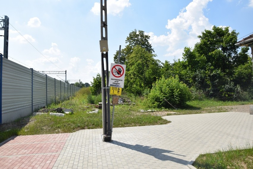 Nowy peron kolejowy w Rudawie. A w Krzeszowicach przesiadka z pociągu na autobus