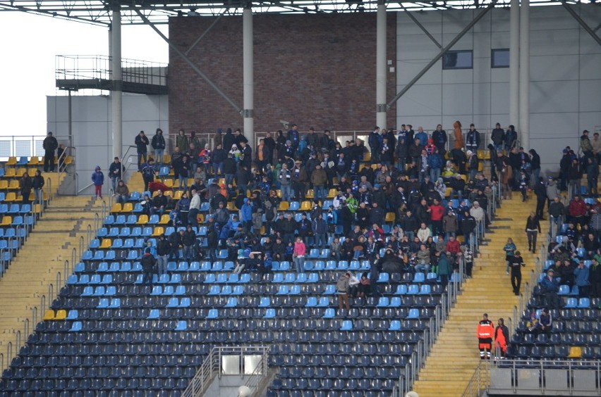 Puchar Polski. Kibice podczas meczu Zawisza-Jagiellonia 1:1.