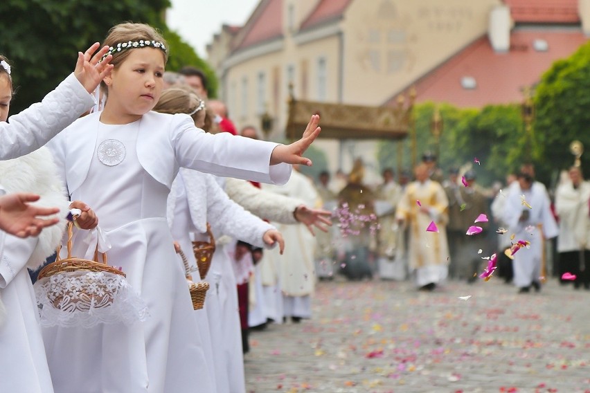 Procesja z okazji Bożego Ciała w centrum Wrocławia