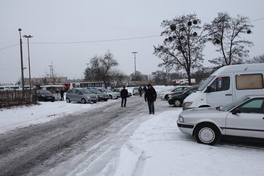 Nadzwyczaj skromna giełda samochodowa w Ostrołęce 06.01.2019