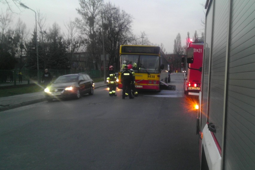 Wrocław: Pożar autobusu linii 127 (ZDJĘCIA)