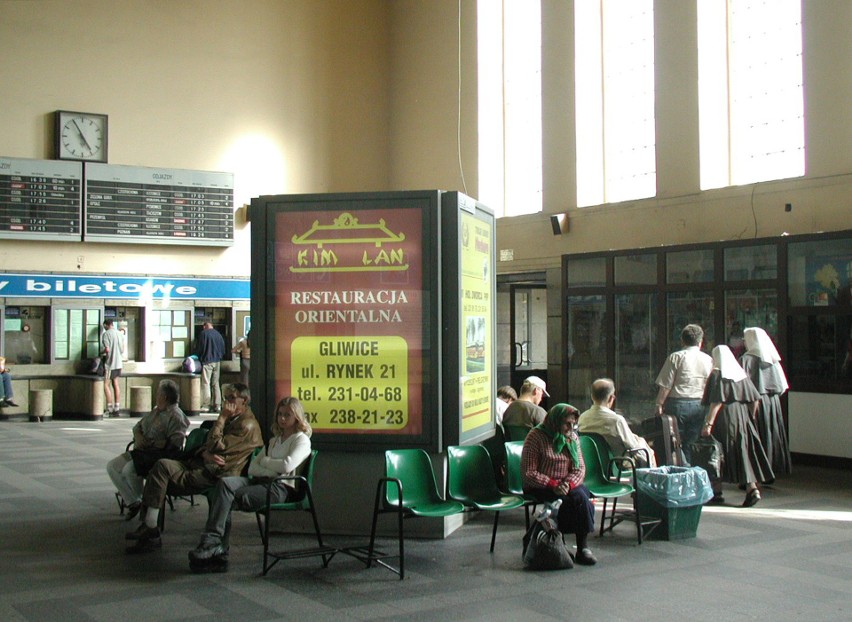 Dworzec kolejowy w Gliwicach, lato 2002