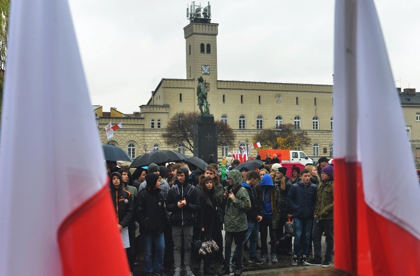 Święto Niepodległości w Radomiu. Widowisko "Wolność kocham i rozumiem" w wykonaniu młodzieży