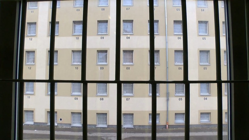 Jeden z więźniów Oddziału Zewnętrznego w Strzelcach Opolskich miał otrzymać od bliskich paczkę, w której ukryty był telefon komórkowy