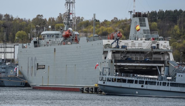 Gdynia. Hiszpański okręt logistyczny marynarki wojennej "Ysabel"