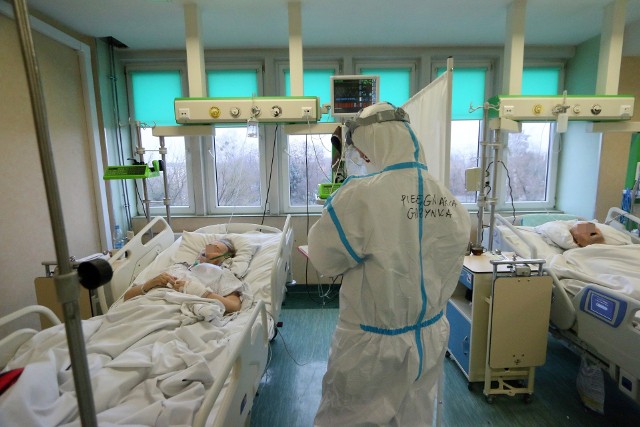 W Wojewódzkim Szpitalu Specjalistycznym we Włocławku było do tej pory 40 łóżek covidowych, w tym 2 respiratorowe. Natomiast od kilku dni placówka dysponuje tylko 15 zwykłymi łóżkami covidowymi.