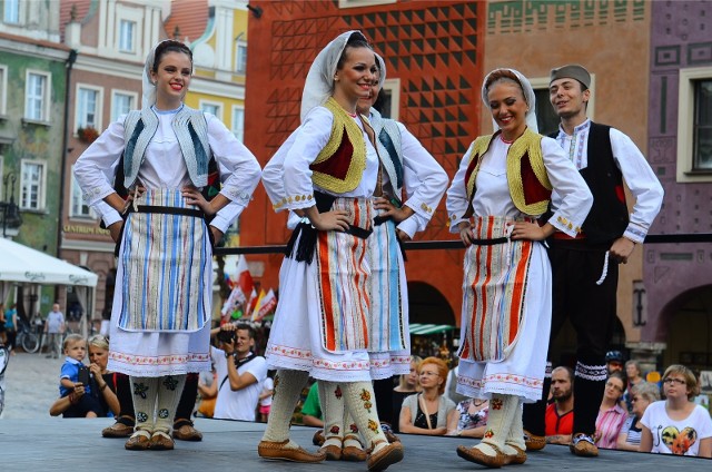Przez kilka dni w sierpniu mieszkańcy Wielkopolski uczestniczyć mogą w koncertach, podczas których występują zespoły folklorystyczne z całego świata.