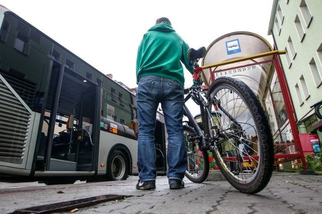 Od września, po uprawomocnieniu się podjętej wczoraj uchwały, każdy mieszkaniec będzie mógł bezpłatnie przewieźć autobusem rower.