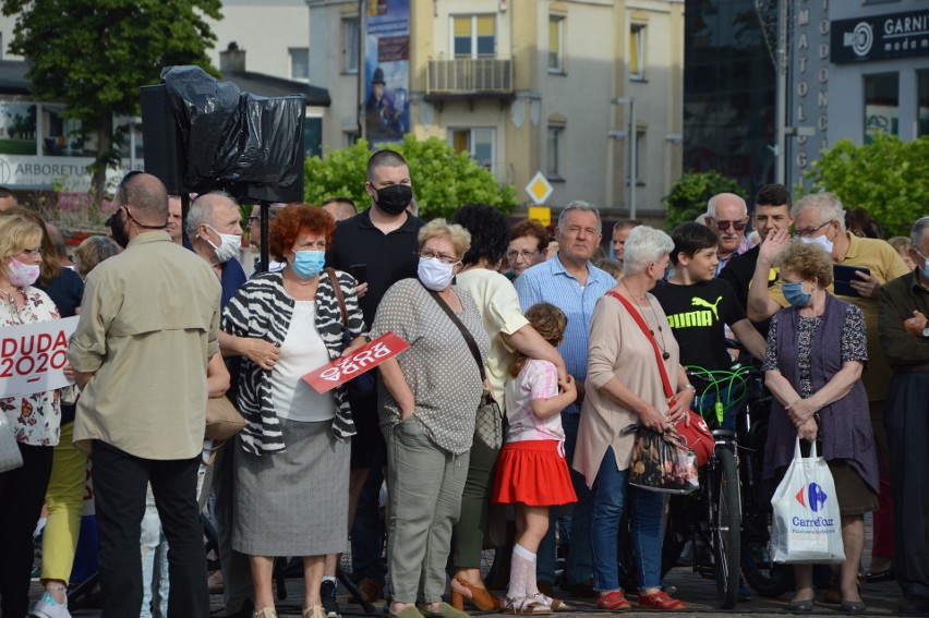 Andrzej Duda w Tomaszowie Mazowieckim. Spotkanie z mieszkańcami i protest LGBT [ZDJĘCIA, FILM]