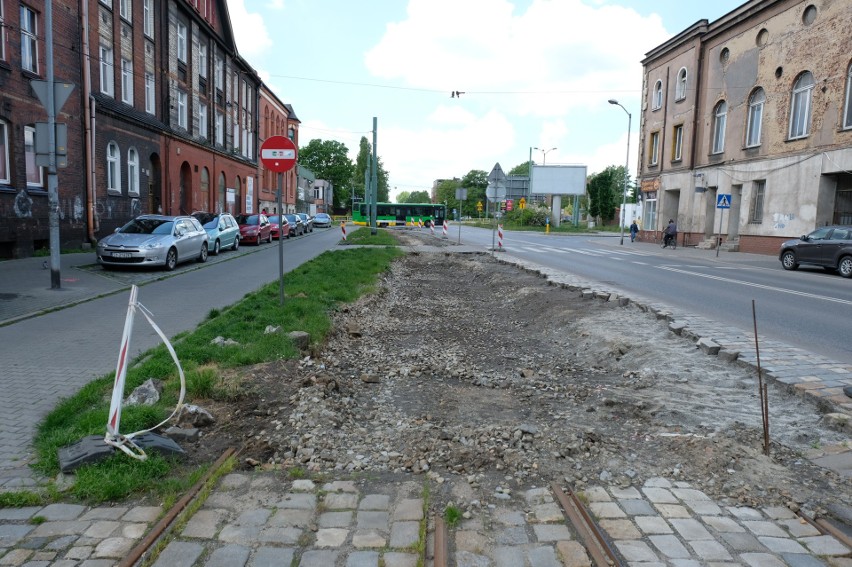 Trwa remont torowiska wzdłuż ulicy Chorzowskiej w...