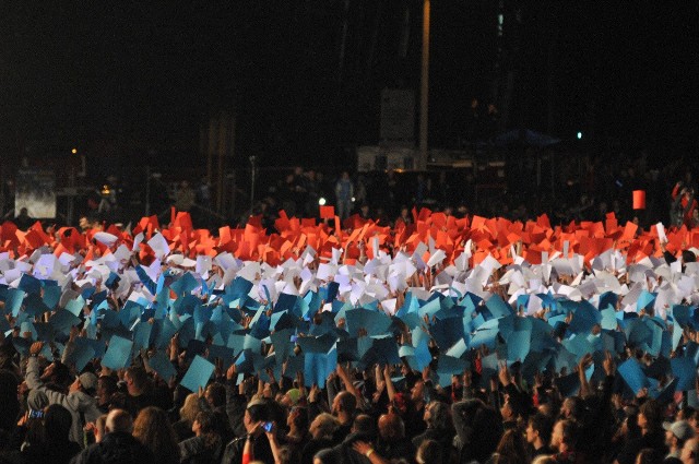 Przystanek Woodstock 2016 oddał hołd ofiarom zamachów w Nicei. Przed dużą sceną utworzono ogromną flagę Francji.