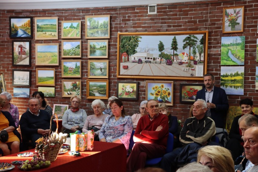 Kraśnik. Wystawa studentów Uniwersytetu Trzeciego Wieku w galerii "Trójka". Zobacz zdjęcia