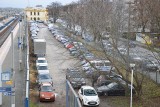 W Bochni zbliża się przebudowa parkingów obok dworca PKP. Będą utrudnienia dla kierowców. Ubędzie połowa obecnych miejsc