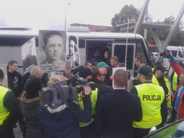 Wrocław, protest przed wykładem prof. Baumana we Wrocławiu