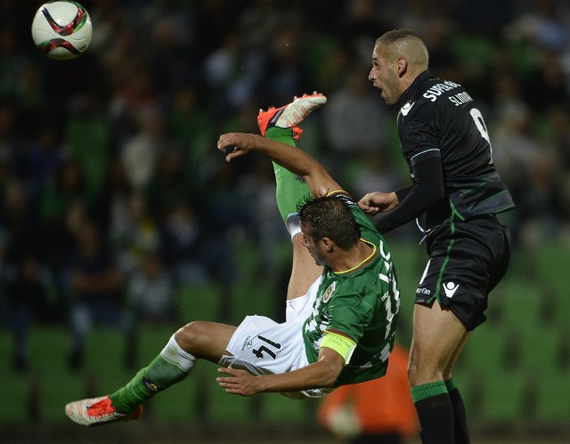 Zespół Rio Ave (na zielono) w ostatnim sezonie ekstraklasy Portugalii zajął piąte miejsce