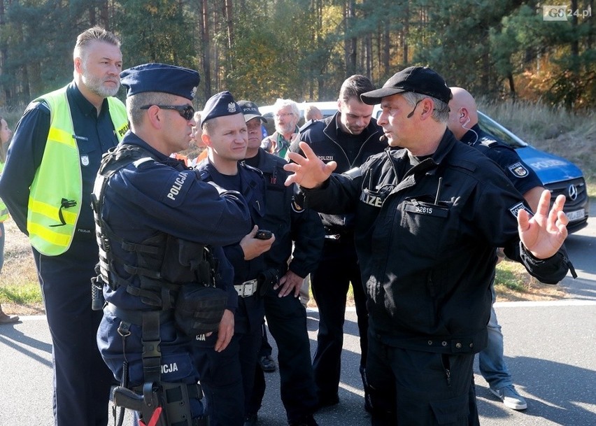 Policjanci z Niemiec i Polski ścigają porywacza. Specjalne ćwiczenia [ZDJĘCIA, WIDEO]