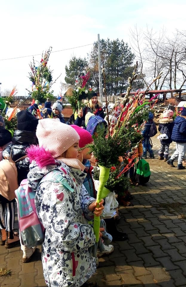 Warsztaty wykonywania palm ze świeżych roślin i pisanek, do...