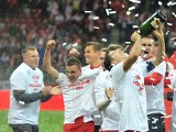 "Trudno stwierdzić, czy Lewandowski pił, czy tylko oblał się szampanem". Policja umorzyła postępowanie