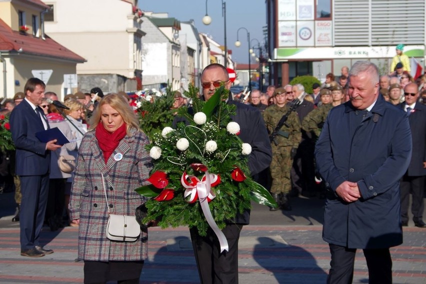 Święto Niepodległości w Tarnobrzegu. Odsłonięto pomnik Józefa Piłsudskiego [ZDJĘCIA]