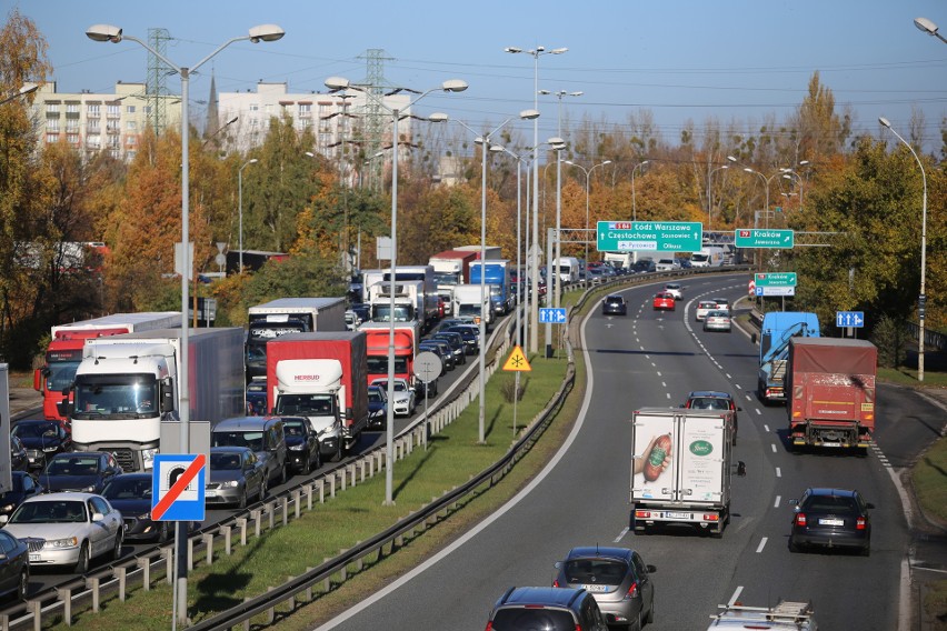 Ogromny korek tworzy się na trasie Dk 86 w Katowicach.