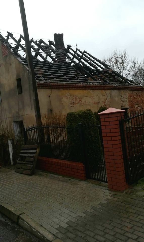 Pożar domu jednorodzinnego pod Strzelinem w miejscowości...
