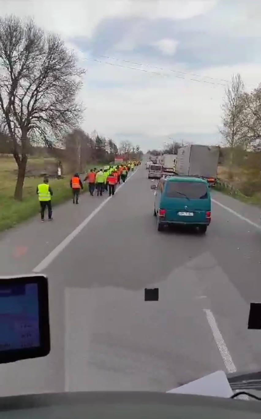 Dorohusk. Protest polskich przewoźników nie podoba się ukraińskim kierowcom. Domagają się jego zakończenia. Doszło do incydentów