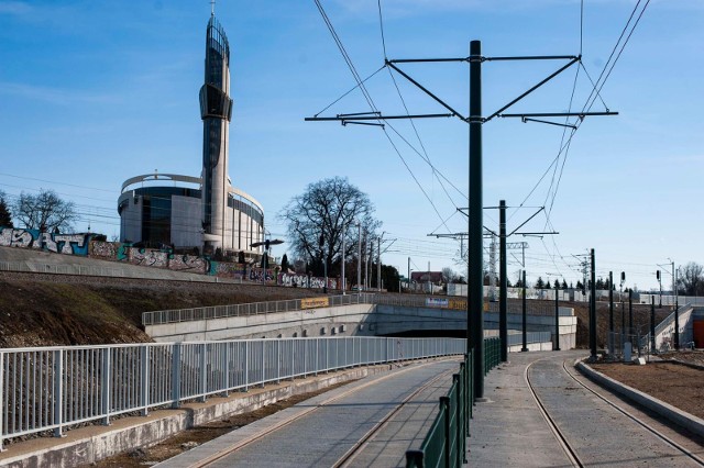 W ramach budowy Trasy Łagiewnickiej powstała linia tramwajowa z Kurdwanowa do ul. Zakopiańskiej. Otwarcie nowego połączenia może jednak nastąpić wraz z zakończeniem budowy całej drogi, co zaplanowano do końca czerwca 2022 r.