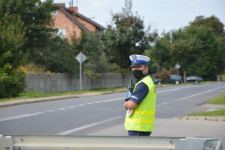 Skierniewice. Jak stracić 4 tysiące zł w ciągu 5 minut? Wystarczy jedno spotkanie z policjantami