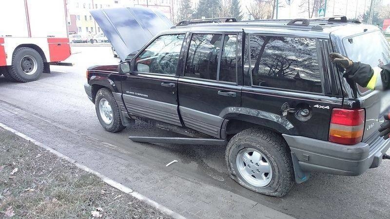 Nowy Sącz. Wypadek na ul. Królowej Jadwigi. Zderzenie trzech samochodów, jedna osoba w szpitalu