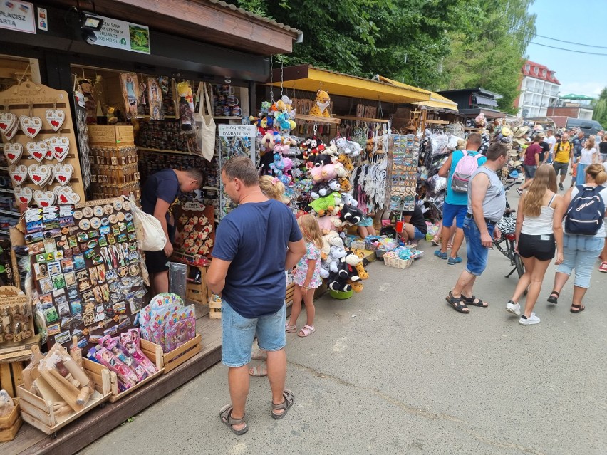 Solina przeżywa oblężenie. Zobacz, jak turyści spędzają słoneczny weekend nad Jeziorem Solińskim [ZDJĘCIA]