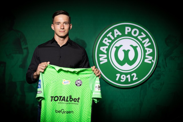 Patryk Prange oficjalnie dołączył do kadry pierwszego zespołu Warty Poznań. 19-latek zamierza walczyć o swoją szansę w PKO Ekstraklasie.