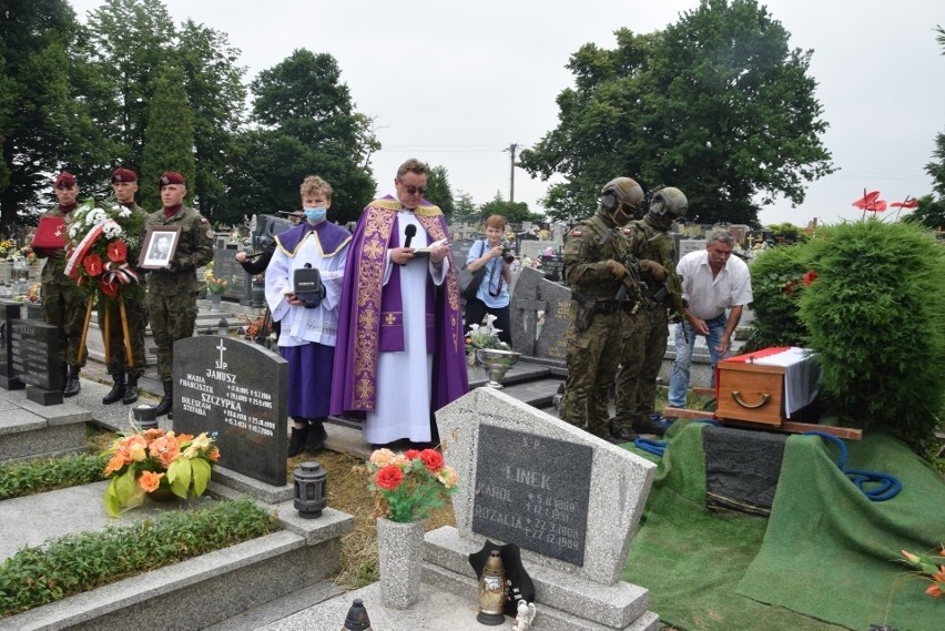 W czerwcu tego roku na czechowickim cmentarzu spoczął...