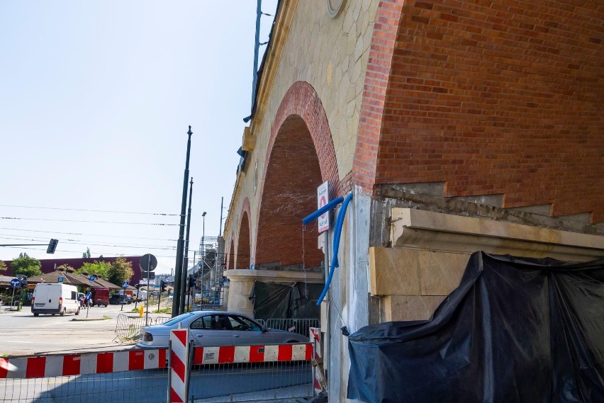 Kraków. Niekończące się problemy z przebudową wiaduktu nad ul. Grzegórzecką [ZDJĘCIA]