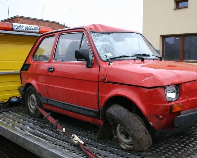 Rozbity maluch, którym 20 &#8211; latek śmiertelnie potrącił starszego mężczyznę trafił na policyjny parking. 