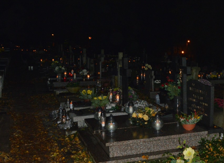 Stary Cmentarz w Słupsku przed północą. Tuż przed...