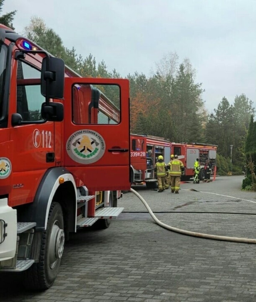 Pomlewo: Pożar w hotelu Kozi Gród. Ewakuowano 25 osób, zagrożone wyższe kondygnacje!