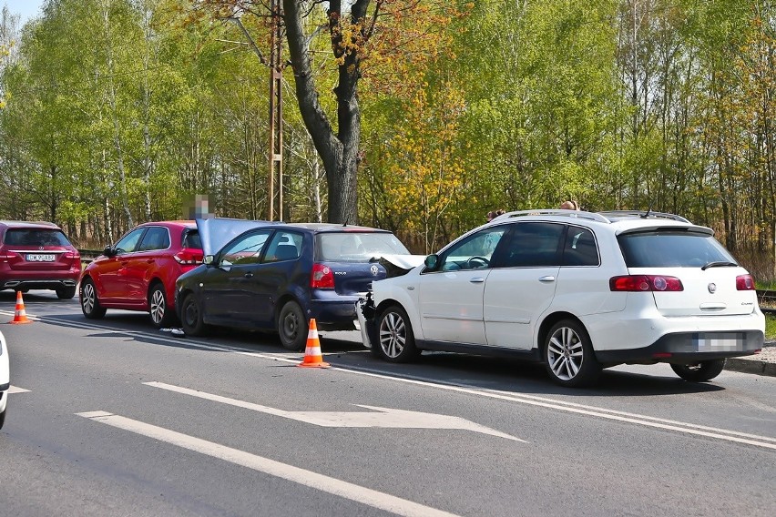 Karambol na ulicy Kosmonautów. Zderzyły się cztery auta