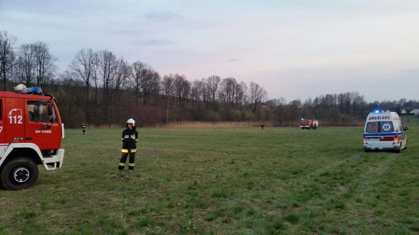 Polna. Ciężko poparzony mężczyzna w wypalonej trawie. Zabrał go helikopter LPR