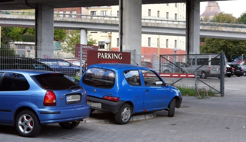 Parkowanie na Podzamczu