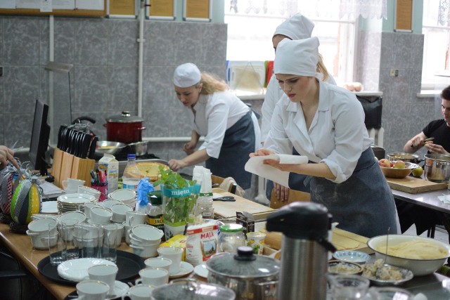 Tym razem desery wiodły prym w konkursie kulinarnym, który po raz ósmy przeprowadzony został w Zespole Szkół Gastronomiczno-Hotelarskich w Grudziądzu.